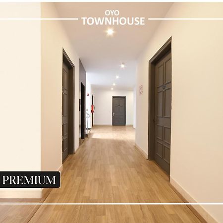 Oyo Townhouse 120 Shushant Lok Gurgaon Bagian luar foto
