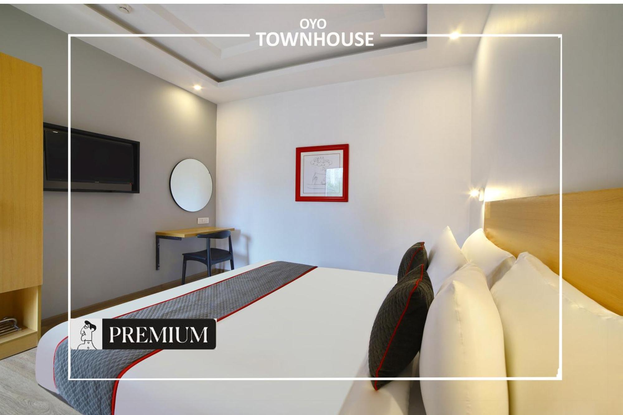 Oyo Townhouse 120 Shushant Lok Gurgaon Bagian luar foto