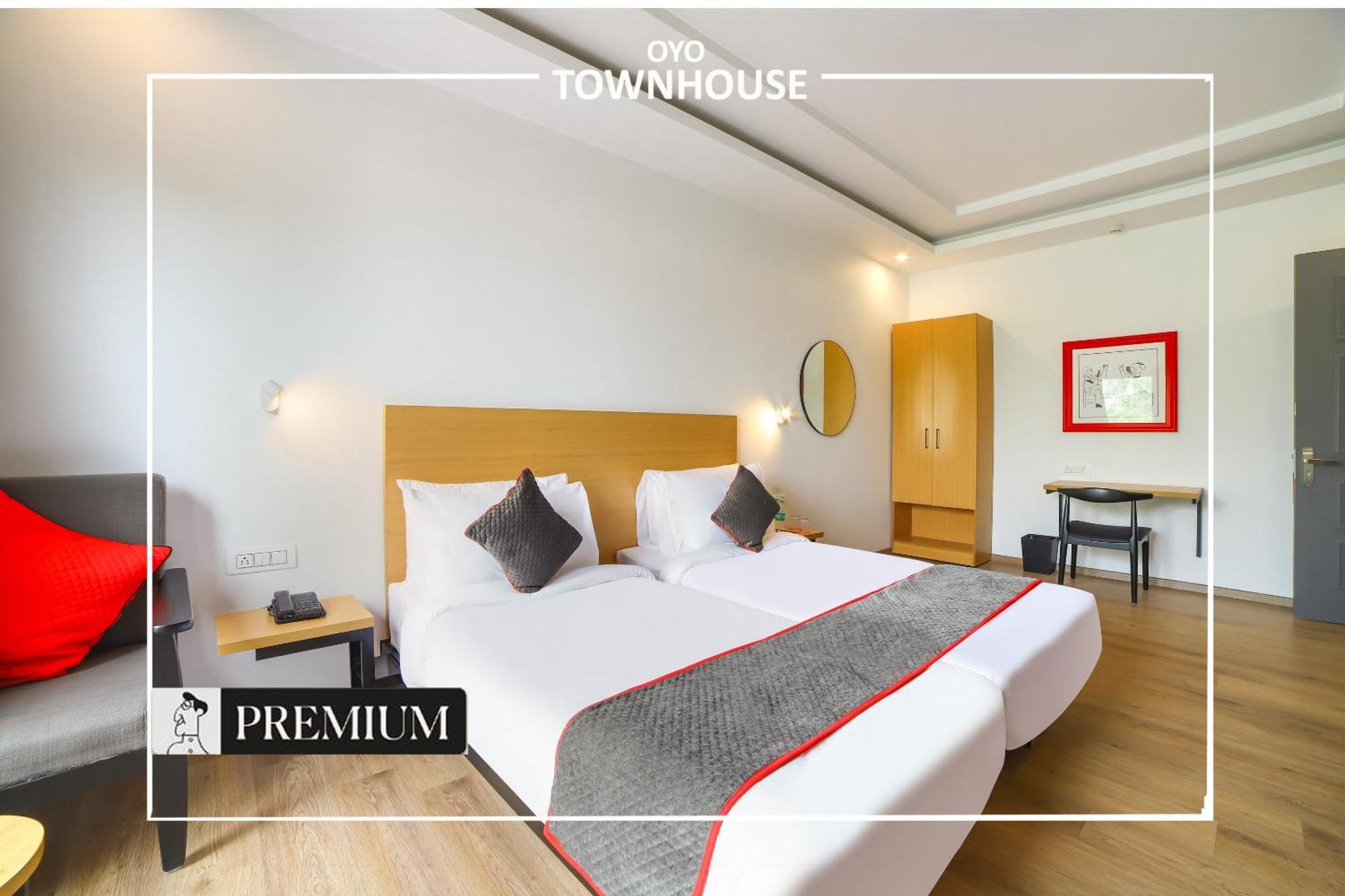 Oyo Townhouse 120 Shushant Lok Gurgaon Bagian luar foto