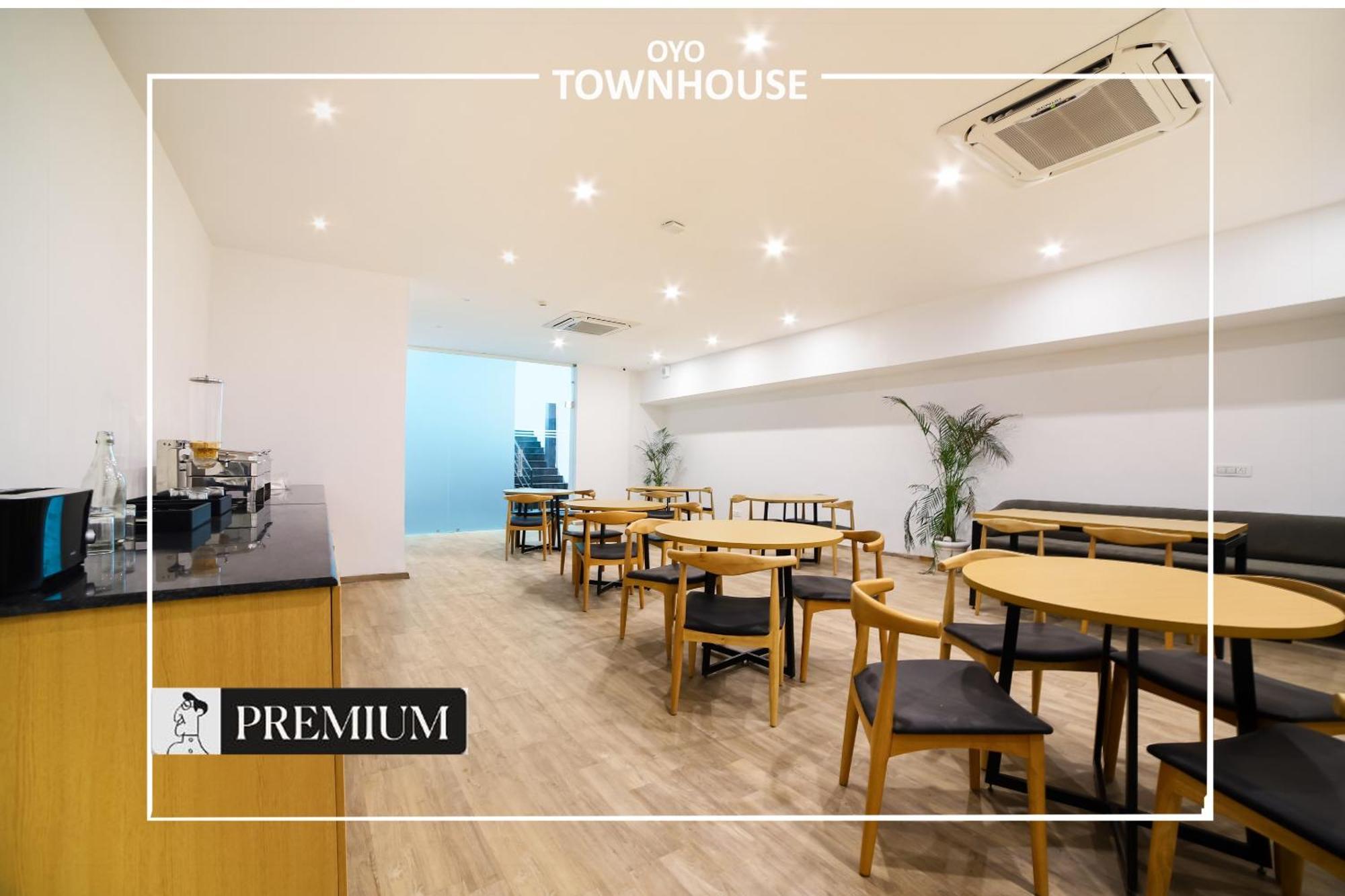 Oyo Townhouse 120 Shushant Lok Gurgaon Bagian luar foto
