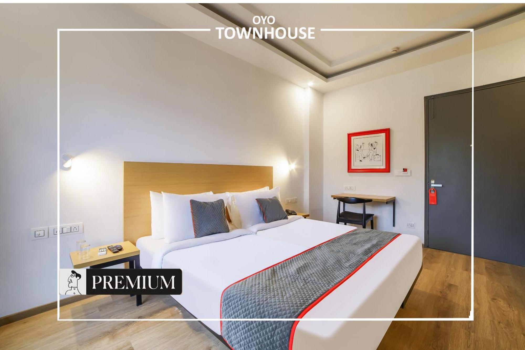 Oyo Townhouse 120 Shushant Lok Gurgaon Bagian luar foto