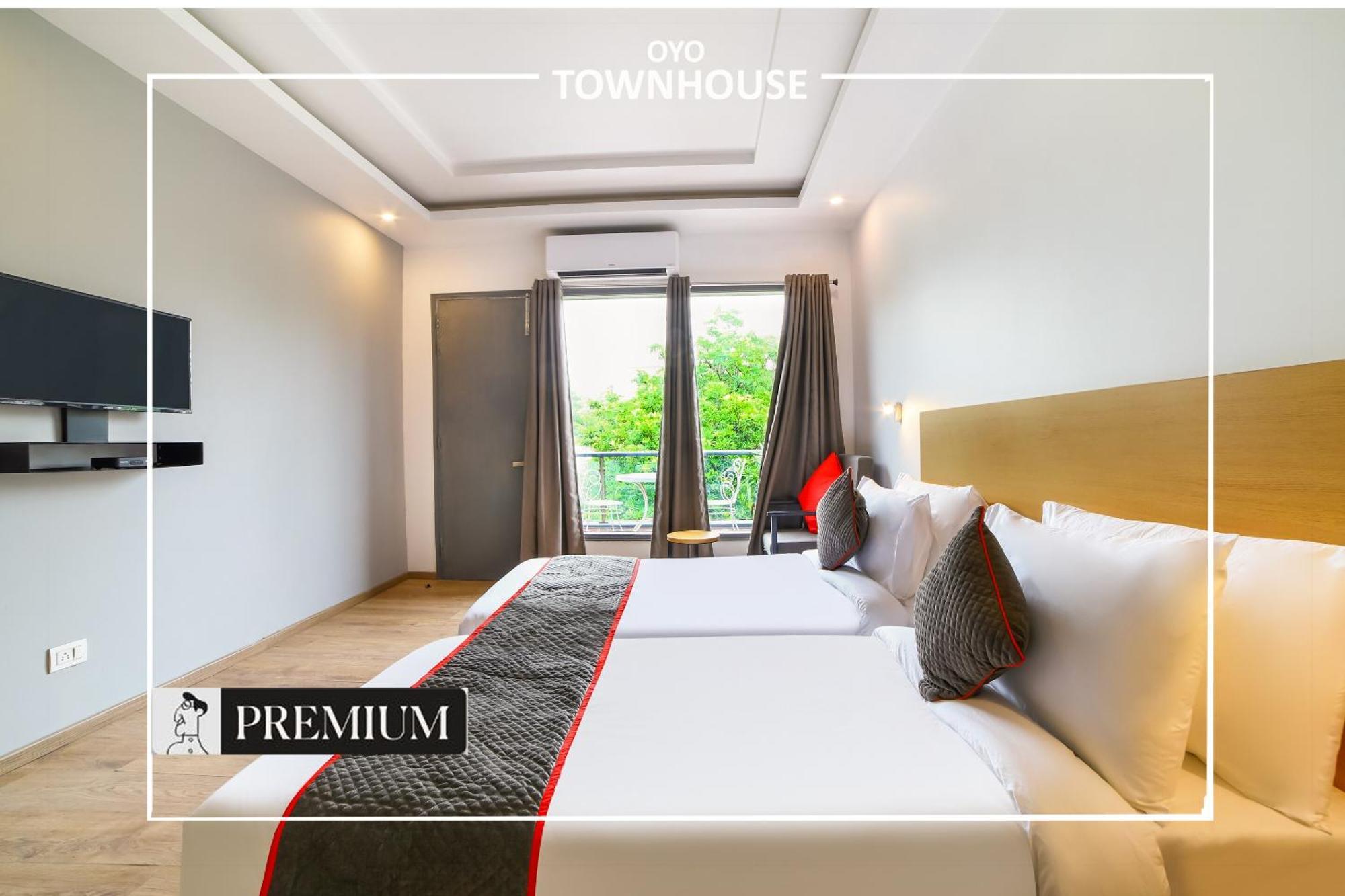 Oyo Townhouse 120 Shushant Lok Gurgaon Bagian luar foto