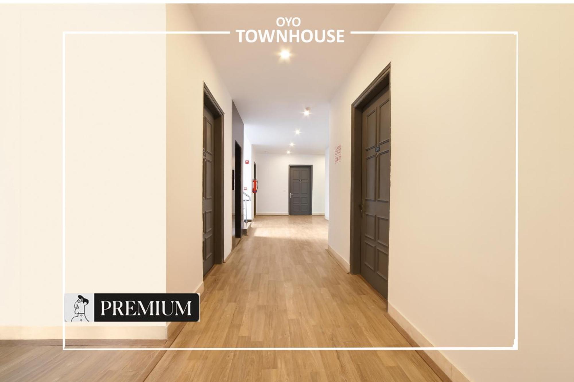 Oyo Townhouse 120 Shushant Lok Gurgaon Bagian luar foto
