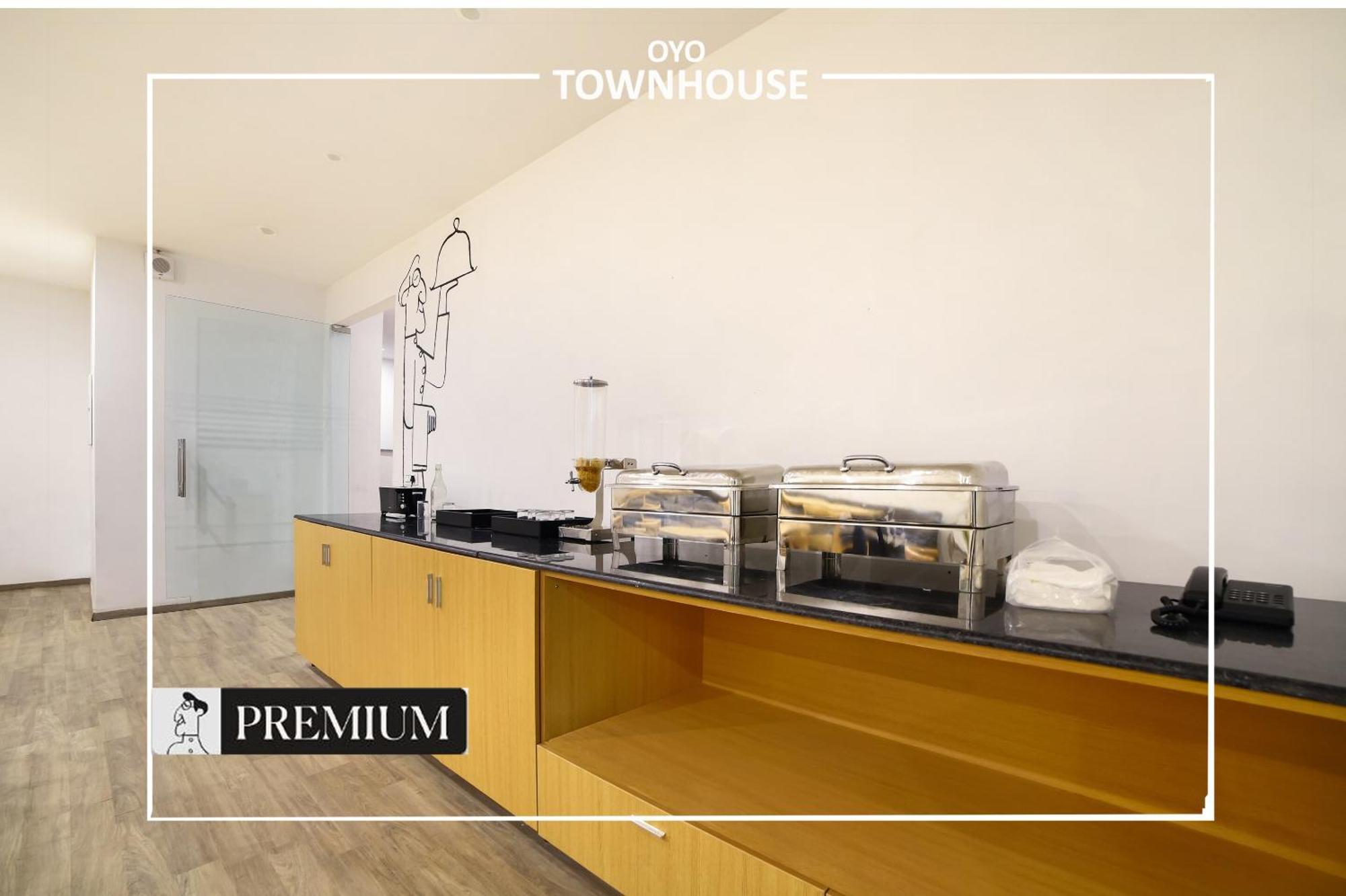 Oyo Townhouse 120 Shushant Lok Gurgaon Bagian luar foto