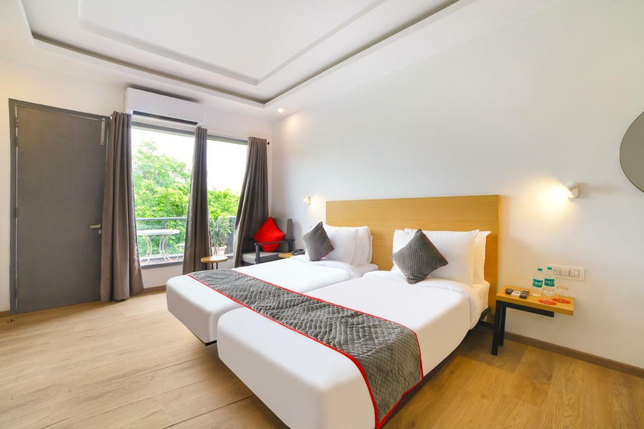 Oyo Townhouse 120 Shushant Lok Gurgaon Bagian luar foto